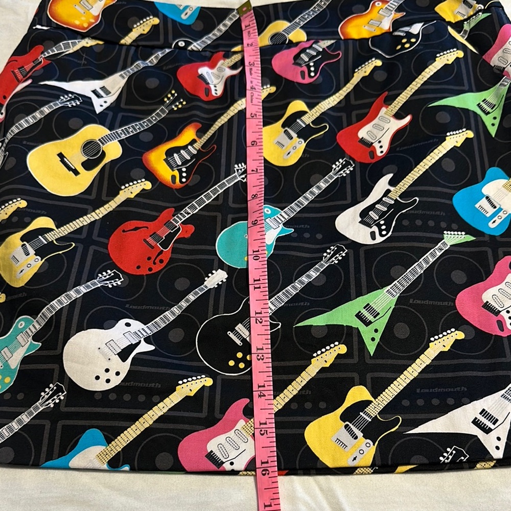 LOUDMOUTH Colorful Guitar Print Ladies Skort 4 NWOT - Picture 4 of 8